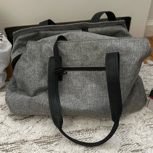 lululemon weekender bag